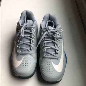 Nike sneakers ( never worn) size 8.5